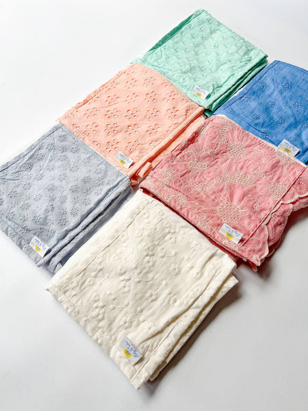 Lily and Tucker Mom Breastfeeding Nursing Cover