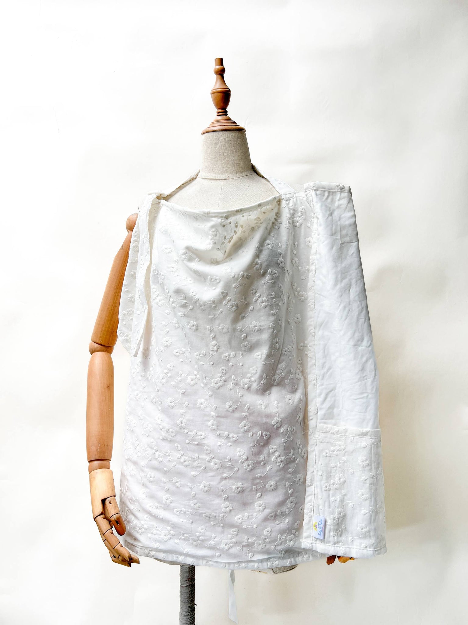 Lily and Tucker Mom Breastfeeding Nursing Cover